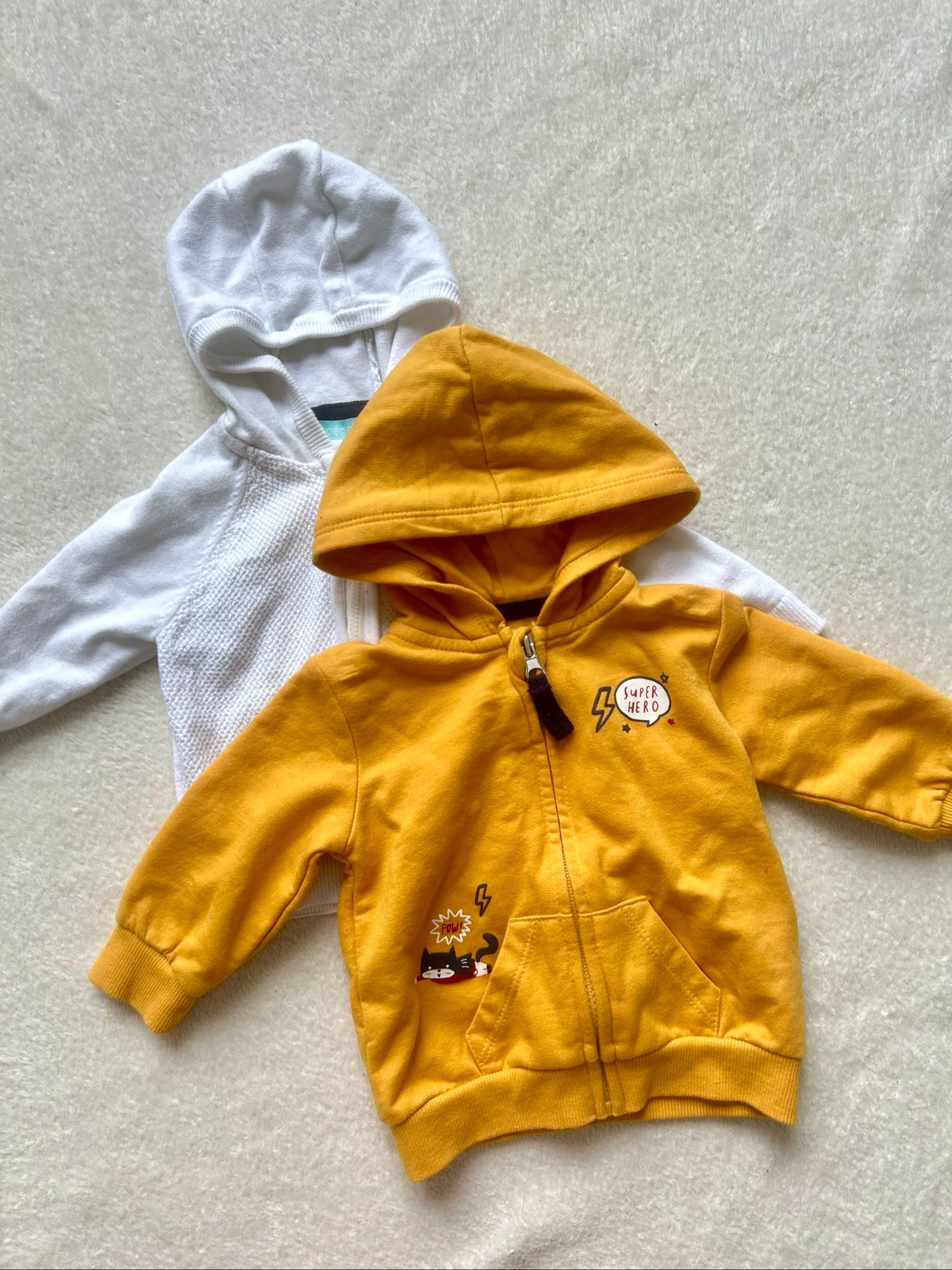 Lot 2 Vestes bébé • Taille 6 mois 